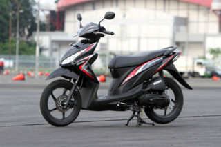  Honda giới thiệu Vario phun xăng điện tử 