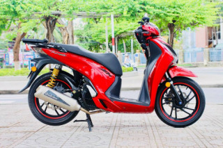 Honda Sh độ - sáng chói với bộ tem đỏ lá cờ nước Việt