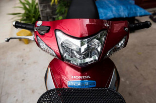 Honda Wave S100 trong bản độ nhẹ nhàng cùng loạt đồ chơi kiểng