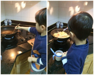 ‘Soái ca’ 6 tuổi vào bếp nấu cơm tặng mẹ 8-3 hút nghìn like