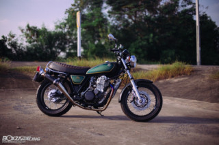 Yamaha SR400 Limited đẹp mãn nhãn với hình phong cổ điển