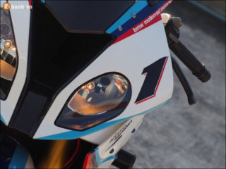 BMW S1000RR vẻ đẹp khó cưỡng từ ‘Cá mập trên cạn’