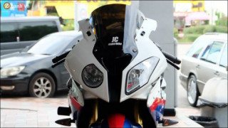 BMW S1000RR vẻ đẹp từ thuở khai sinh của Superbike danh tiếng