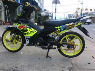Exciter 135 chú cún ôm BOOM cân cả thế giới