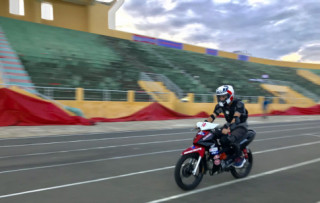 Honda Blade 110 phiên bản đường đua với tuyệt phẩm‘ lá vàng rơi’