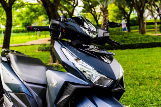 Vario 150 độ siêu ngầu hòa mình vào khung cảnh thiên nhiên cây cỏ