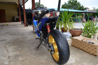 Wave 125i độ dàn chân CBR 650 đầy cơ bắp là lịch lãm