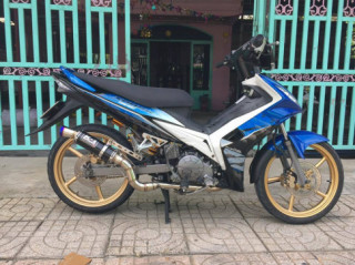 Yamaha Exciter 2011 độ kiểng lột xác với bộ áo 2010