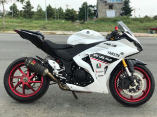 Yamaha R3 ‘quỷ dữ’ một giò đẹp khó cưỡng từ Biker Việt