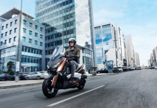 Chi tiết mẫu xe tay ga PKL Yamaha X-MAX 300 2017 hoàn toàn mới