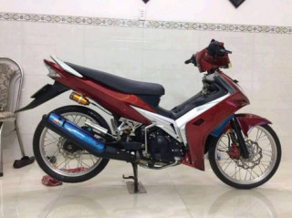 Exciter 135 độ độc lạ với gác chân sau đầy khoa học