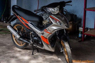 Exciter 135 độ nhẹ khoe dáng trong khu nhà kho