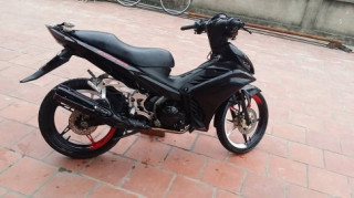 Exciter 135 mạnh mẽ với thân xác màu Jet black