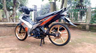 Exciter 135cc chiến mã bạc cam với bản nâng cấp đáng tham khảo