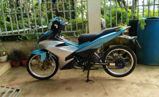 Exciter 150 độ cặp bánh mỏng manh như siêu mẫu của biker Hà Tĩnh