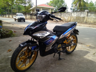 Exciter 150 độ tem Chrome sáng chối của Biker Việt