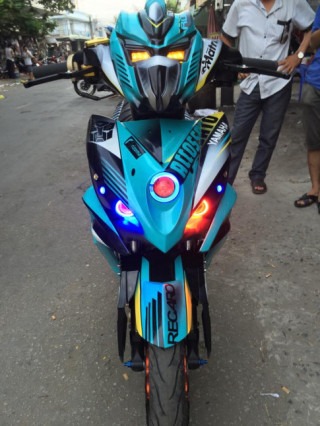 Exciter độ siêu nhân xanh
