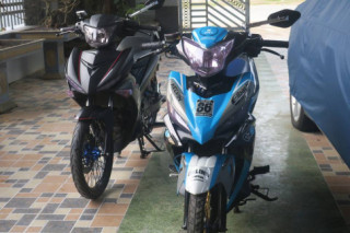 Hai anh em Exciter cùng khoe dáng