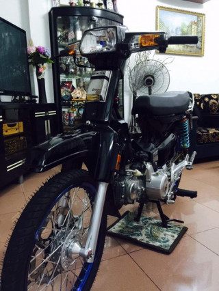 Honda Dream độ nhẹ cùng biển số ngũ quý đầy hấp dẫn