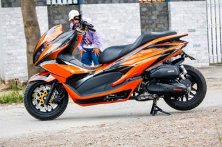 Honda PCX nổi bật trong bộ cánh hầm hố đến ấn tượng