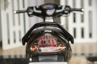 Ngắm nhìn Exciter 2006 độ kiểng cực ngầu với bộ cánh Spark