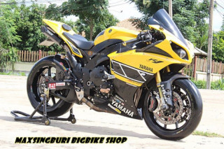 Yamaha R1 đắt giá với gói option hơn trăm triệu