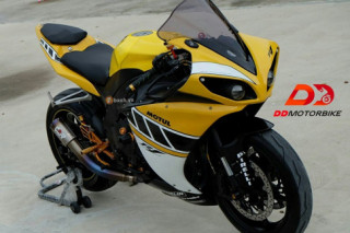 Yamaha R1 đầy kiêu sa khoe dáng trên đất Thái