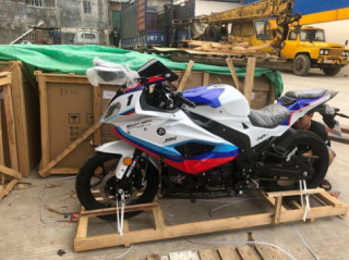 Đập thùng Mô tô Tàu 200cc nhái BMW S1000RR với giá hơn 30 triệu đồng tại Việt Nam