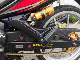 Exciter 135 độ - bao phủ quanh mình dàn áo giáp siêu khủng.