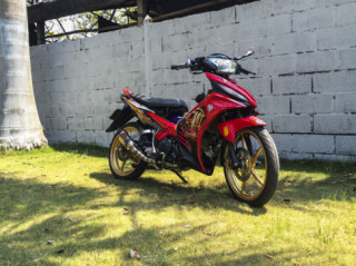 Exciter 135 độ trái 62 đi đôi cùng loạt đồ chơi hàng hiệu