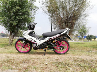 Exciter 135 độ xuống đời kết hợp cùng mâm hồng cá tính
