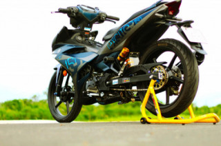 Exciter 150 độ khoác áo kỉ niệm cùng cặp heo dầu Brembo đẹp bá cháy