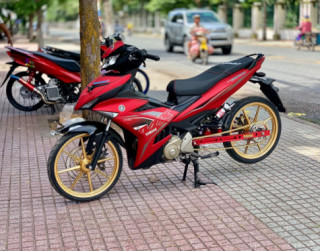 Exciter 150 độ với dàn chân được kéo dài miên man theo phong cách Drag