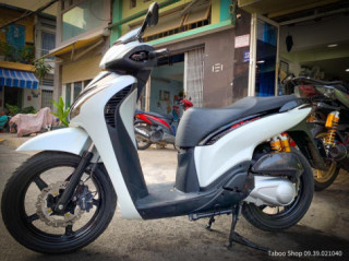 SH150 nâng cấp nhẹ với dàn đồ chơi Carbon chống nóng