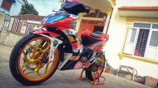 X1R độ đẹp với pô Akrapovic cùng những chi tiết cầu kỳ