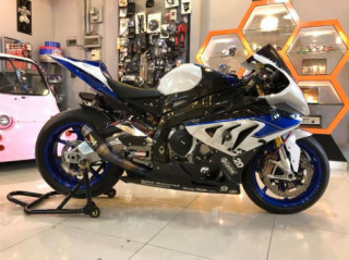 BMW HP4 bản độ đầy hiệu năng hiện hữu trên đất Thái
