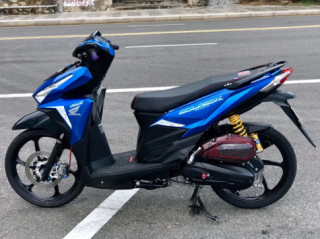 Click 125 độ nhẹ nhàng với dàn chân 17“ siêu ngầu và độc đáo