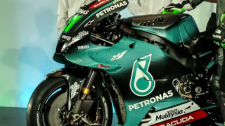 Đội đua Petronas Yamaha SRT chính thức ra mắt MotoGP 2019 cùng mẫu Yamaha M1 với bộ cánh ấn tượng