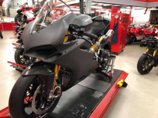 Ducati 1299 Superleggera độ mê hoặc với diện mạo Fullsix Carbon