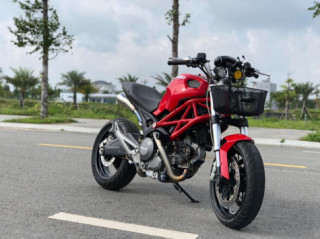Ducati Monster custom ‘Bà Già Đi Chợ’ cực thú vị trên đất Việt