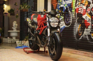 Ducati Monters 796 khoe dáng bên nghệ thuật Graffiti đường phố