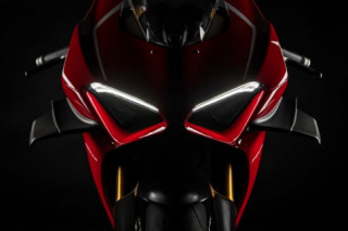 Ducati Panigale V4 R 2019 cập bến với giá trên 1,6 tỷ VND