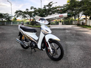 Future 125 độ: chú bạch mã trắng sở hữu dàn đồ chơi hàng hiệu