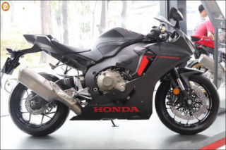 Honda CBR1000RR Fireblade 2018 giá 560 triệu VND tại Showroom Honda Moto Việt Nam