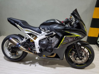 Honda CBR650F vẻ đẹp toàn năng với trang bị full option