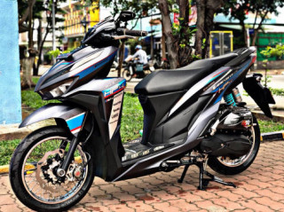 Vario 150 2018 độ giảm xóc Anh Quốc cùng hơi thở MIVV lạnh lùng khoe dáng giữa phố