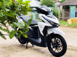 Vario 150 độ bản nâng cấp thướt tha với loạt đồ chơi hàng hiệu