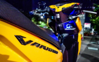 Vario 150 độ dàn chân mỏng không tưởng của dân chơi Sài Gòn