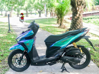 Vario 150 độ dàn lông chuyển màu từng góc nhìn cực lạ