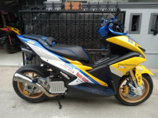 Yamaha Aerox 155 độ cực hầm hố của người Indonesia